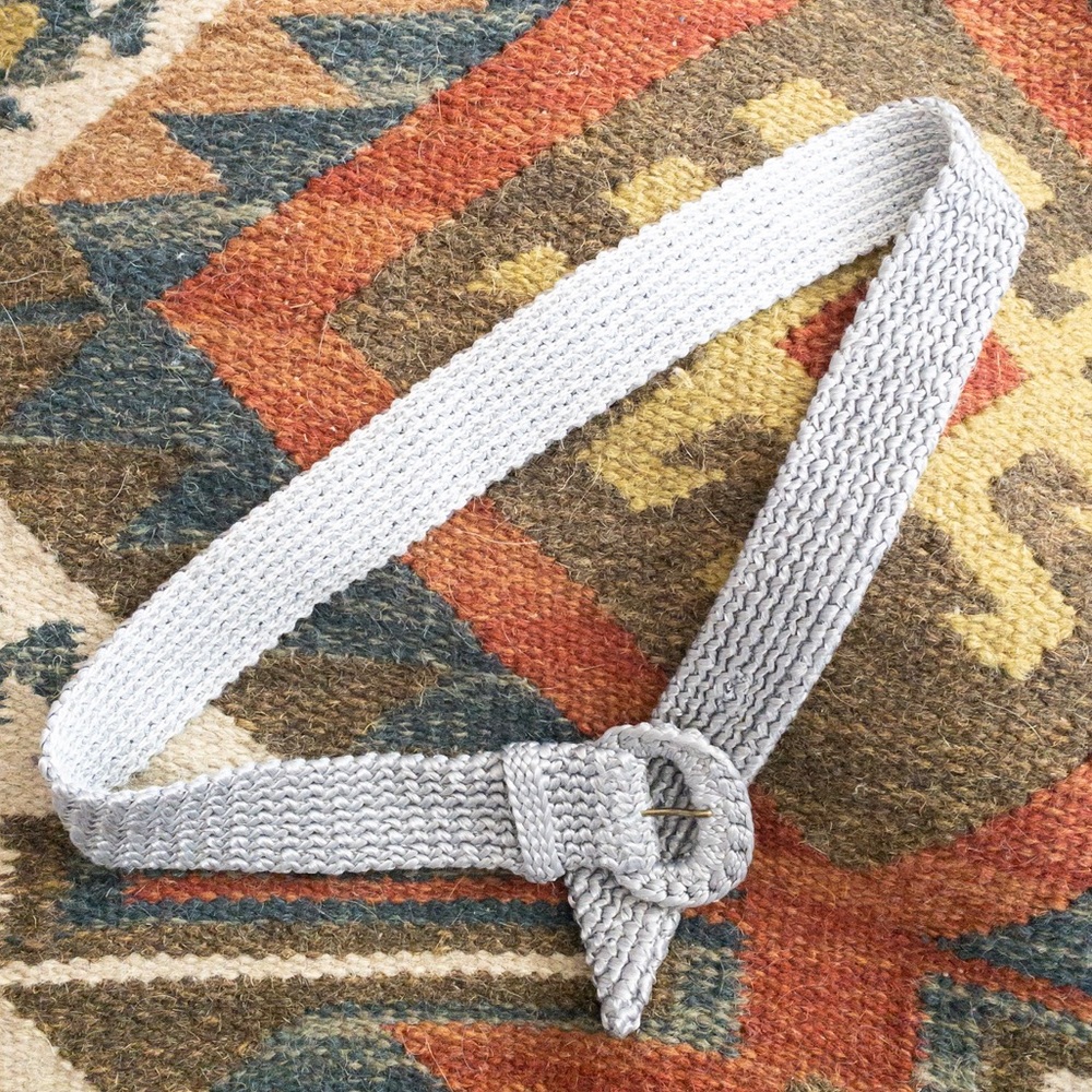 Light gray vintage belt
